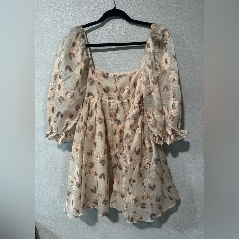 STORIA Elegant puff sleeve mini floral embroidered Cream Dress size small - Picture 8 of 11